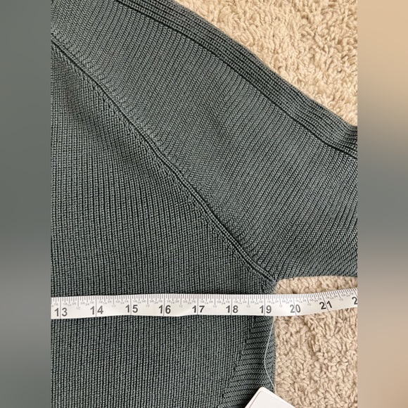 NWT Athleta Hanover V Neck Sweater Size XS Mist Grey - Picture 9 of 11